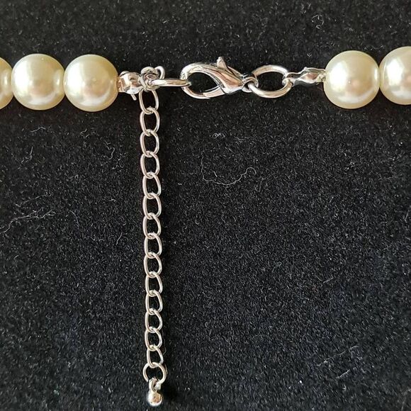 Ladies pearl & stone necklace & earring set nwt - Picture 4 of 6